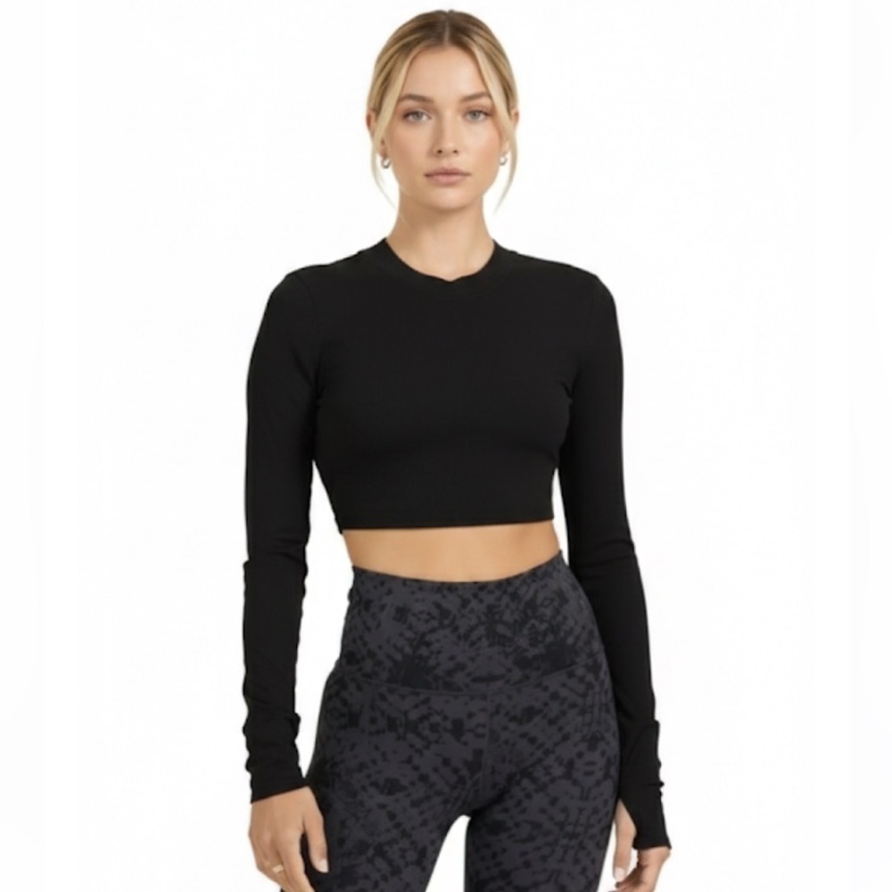 Vuori Black “Long Sleeve Lux Crop Tee” Top Size Small New With Tags!